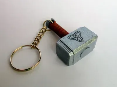 Imagem de referência: Thor hammer keychain